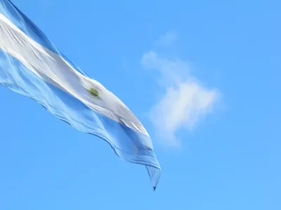 Inflação da Argentina sobe 2,2% em janeiro e 84,5% no ano