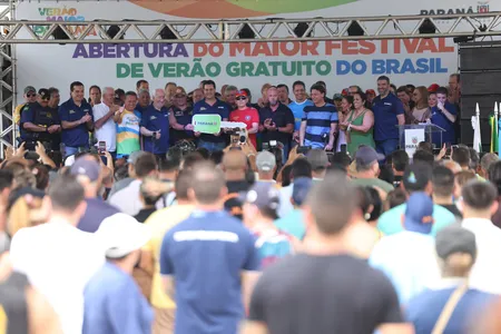 Autoridades no lançamento do Verão Maior