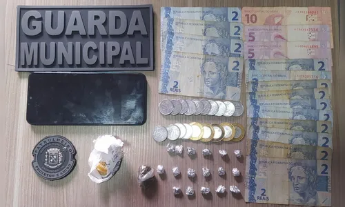 Homem é detido com drogas poucos dias após ser preso por tráfico; veja