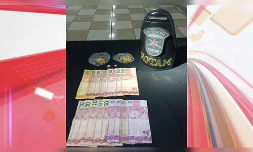 Traficante tenta dar descarga em pedras de crack para escapar da PM