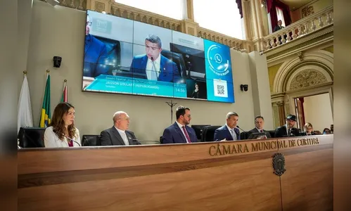 Vereadoras do PR sofrem ataque misógino por roupas usadas em posse