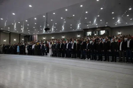 Cerimônia ocorreu no Auditório Municipal Lourenço Idelfonso da Silva