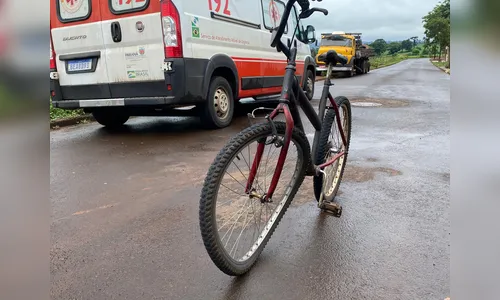 Ciclista fica gravemente ferido após colidir com moto em Apucarana