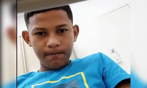 Adolescente morre ao levar bolada no peito; veja momento do impacto