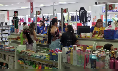 Opções de marcas geram grande variação de preços no material escolar