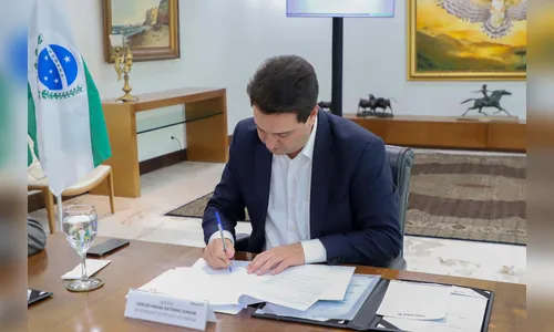 Governo do Paraná contrata mais 1,1 mil professores para rede estadual