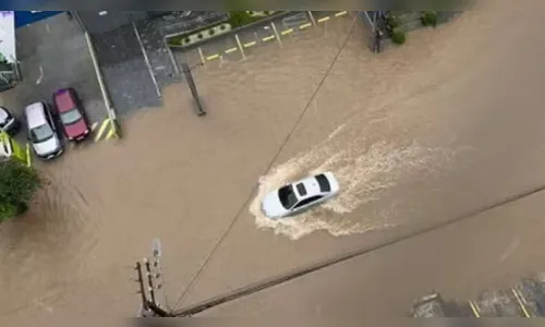 Santa Catarina emite alerta para chuvas fortes entre domingo e segunda