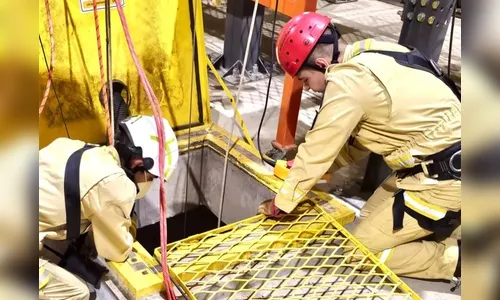 Bombeiros resgatam trabalhador que ficou preso em silo no Paraná