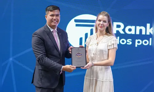 Deputada Luísa Canziani recebe Prêmio Excelência Parlamentar