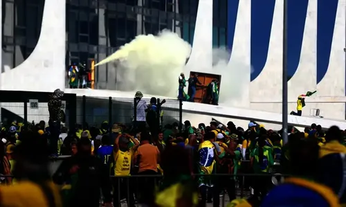 Manifestantes depredaram a Praça dos Três Poderes em 8 de janeiro de 2023