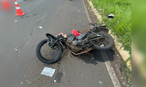 Homem de 57 anos morre em colisão na BR-369; moto ficou destruída