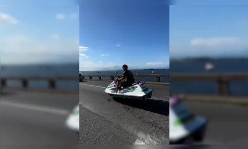 Homem viraliza ao andar com moto aquática adulterada; PRF vai multá-lo