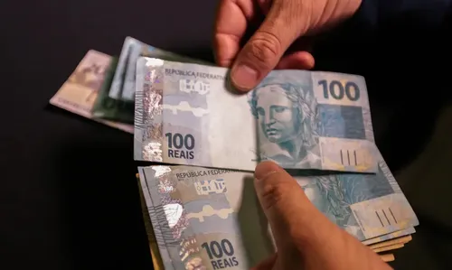 Novo salário mínimo tem aumento de R$ 106 e passa a valer nesta semana