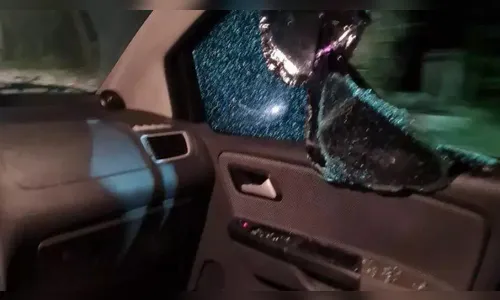 Veículo é arrombado e tem objetos furtados no centro de Ivaiporã