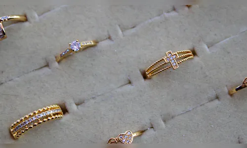 Roupas na rua e furto: confusão em Apucarana mobiliza a PM; entenda