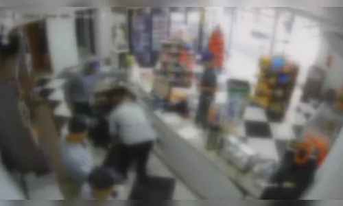 Assaltante morre e 2 são presos após roubo em posto de combustíveis