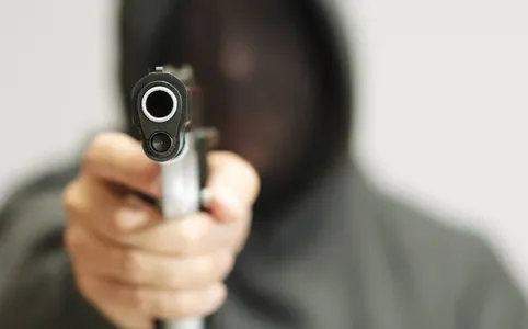 Ladrão estava armado com uma pistola
