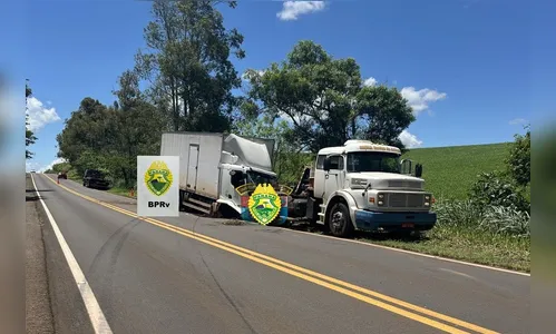 Caminhoneiro morre após bater veículo contra árvore no norte do PR