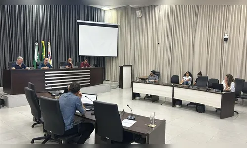 Câmara aprova abono natalino de R$ 160 para servidores em Apucarana