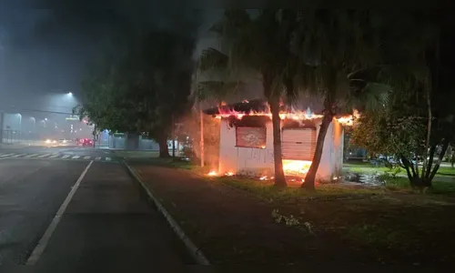 Homem morre carbonizado dentro de quiosque após incêndio criminoso