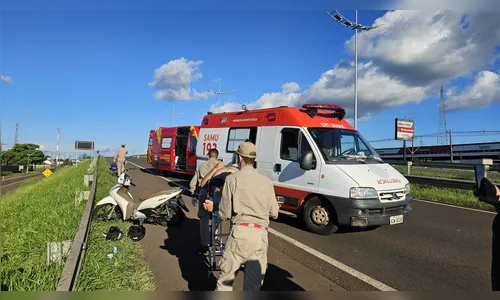 Pneu de moto estoura na BR-369 e deixa casal ferido
