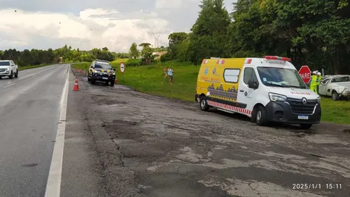 Veículo da funerária seguia com corpo de Curitiba para Irati