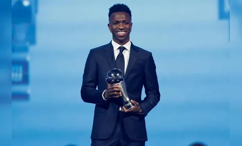 Vini Jr desabafa após levar The Best: 'Disseram que não chegaria'