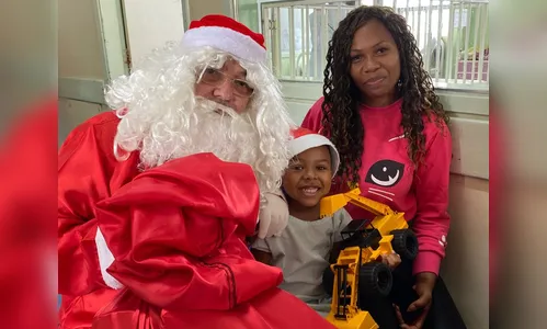 Voluntários atendem pacientes em ação natalina Hospital da Providência