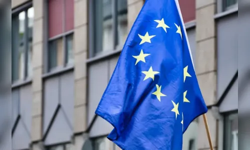 Bolsas da Europa fecham em alta com tarifas dos EUA e balanços