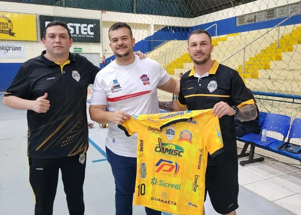 Danylo Acioli deixa a presidência do Apucarana Futsal