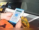 Após denúncia de mulher sem roupas em carro, motorista bebado é preso