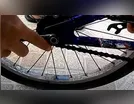 Homem abandona bicicleta e foge para a mata ao ver viatura da PM