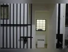 Homem é flagrado ao tentar arremessar celulares e drogas em presídio