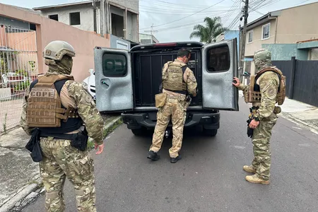 A ação aconteceu nesta terça-feira (4), no bairro Cidade Industrial, em Curitiba