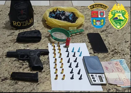 A ação foi realizada por equipes da Rondas Ostensivas Táticas Metropolitanas (Rotam), Operações com Cães e Rondas Ostensivas com Apoio de Motocicletas (Rocam), do 10º Batalhão de Polícia Militar de Apucarana (10º BPM).