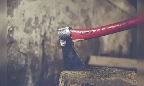 Homem tenta agredir companheira com machado e acaba preso em Ivaiporã