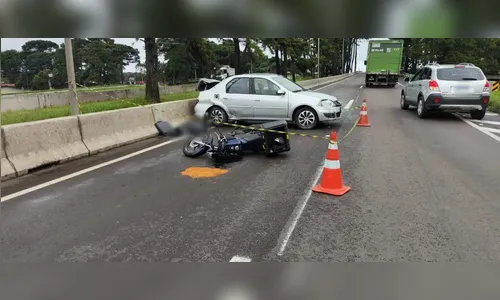 Homem morre na hora ao atropelar motorista que sinalizava acidente