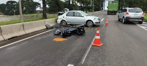 Acidente foi registrado no início da manhã deste sábado (8)