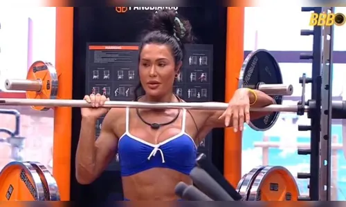 "As poucas roupas que eu tenho não estão fechando", confessou a sister