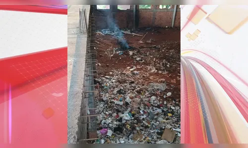 Fumaça em barracão abandonado mobiliza bombeiros em Apucarana