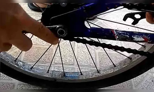 Homem abandona bicicleta e foge para a mata ao ver viatura da PM