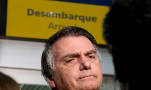 Bolsonaro diz que usa WhatsApp e não tem tempo para ler livros