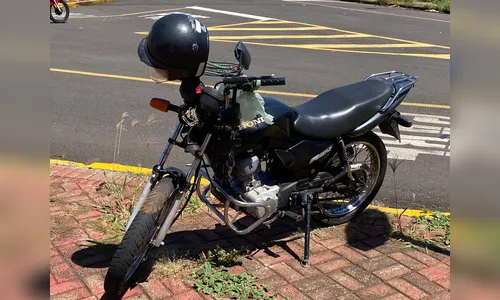 Câmera flagra acidente entre moto e caminhão em Apucarana; assista