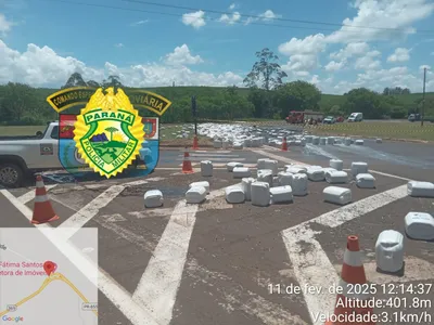 Caminhão derrama carga de herbicida em rodovia de Bandeirantes