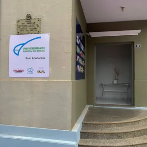 Candidatos podem entrar em contato com o Polo da UAB-Apucarana pelo telefone/WhatsApp (43) 3425-1603 ou procurar o polo pessoalmente, na Praça Rui Barbosa, 12, em frente à agência do Banco do Brasi
