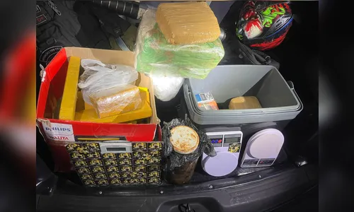 Rotam apreende 28 kg de maconha em carro que teria sido usado em furto