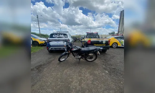 Moto com R$ 5,5 mil em débitos é apreendida em Apucarana