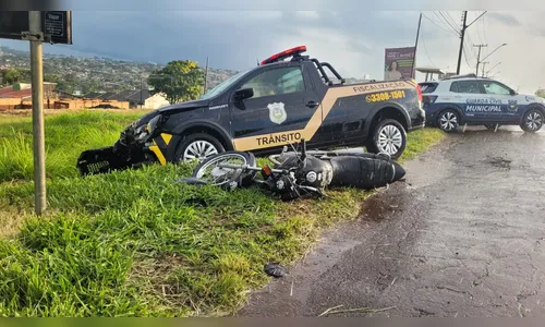 Jovem foge de blitz em Apucarana e vai preso após bater em viatura