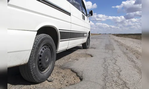 Fim dos buracos? Conheça o asfalto capaz de se consertar sozinho