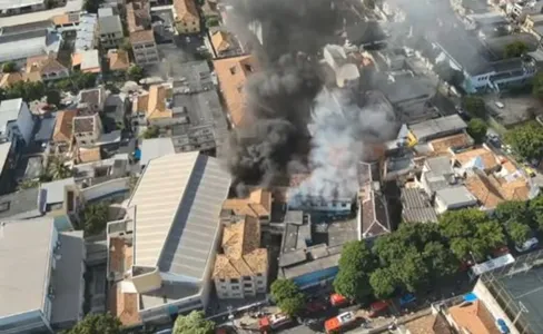 Fogo em fábrica de fantasias deixa 9 feridos em estado grave